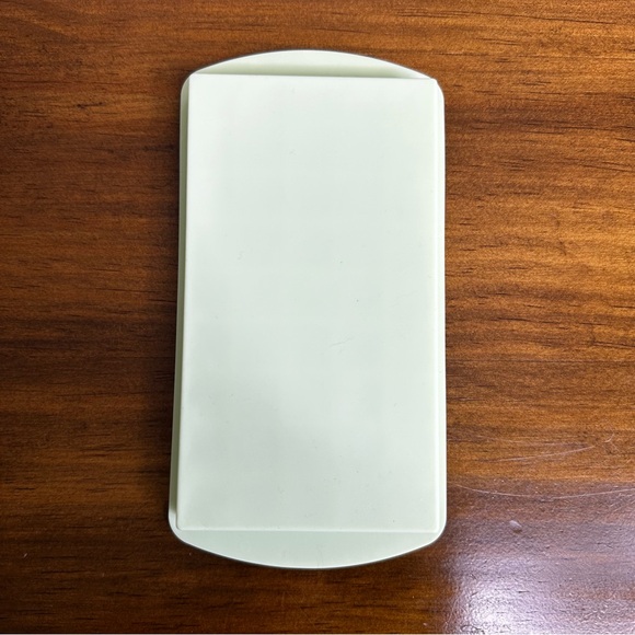 Tiny Ice Cubes Silicone Tray - Picture 3 of 4